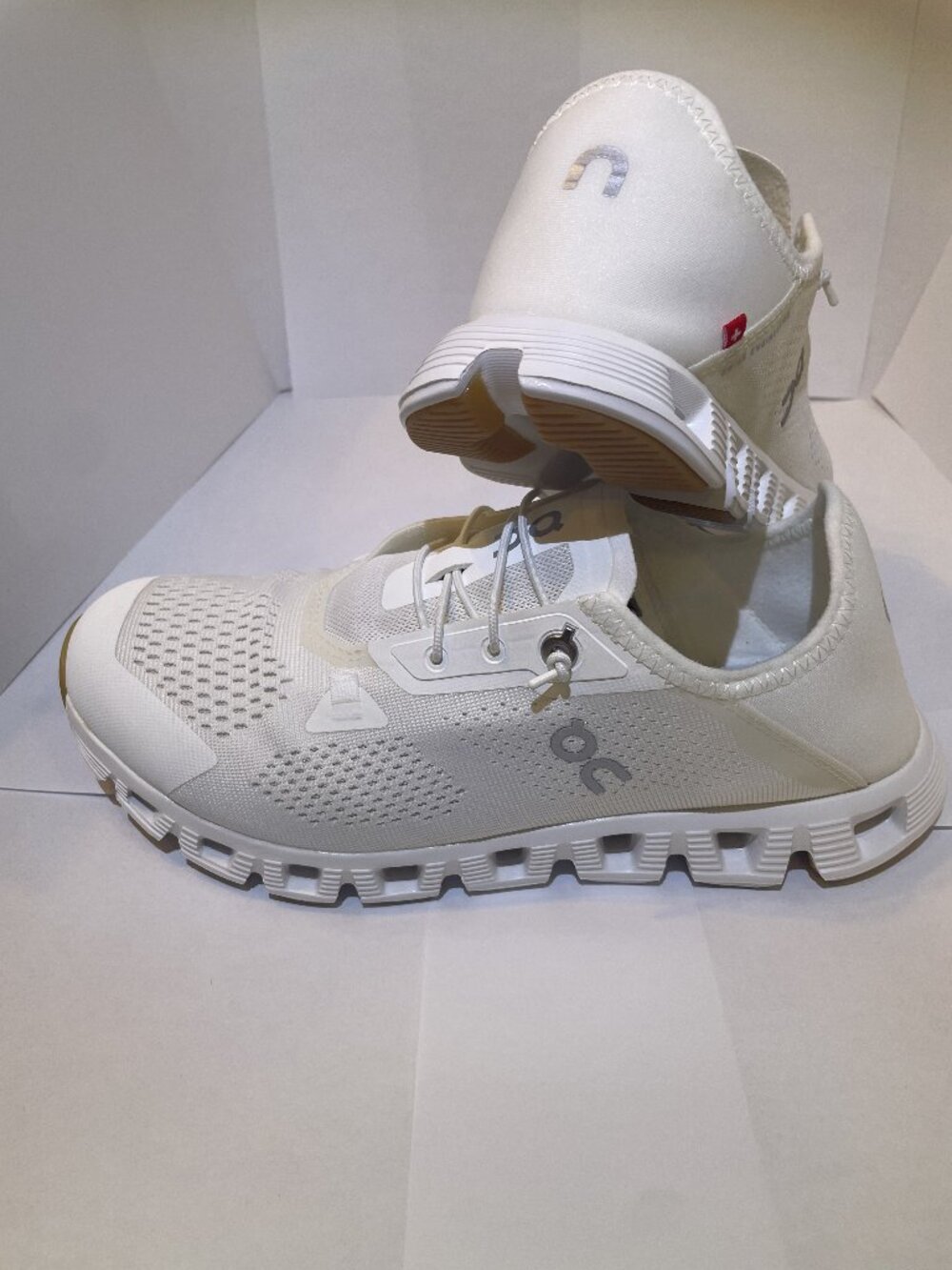 On Cloud 5 Coast Undyed-White | White Size 8 NWT Never Been Worn